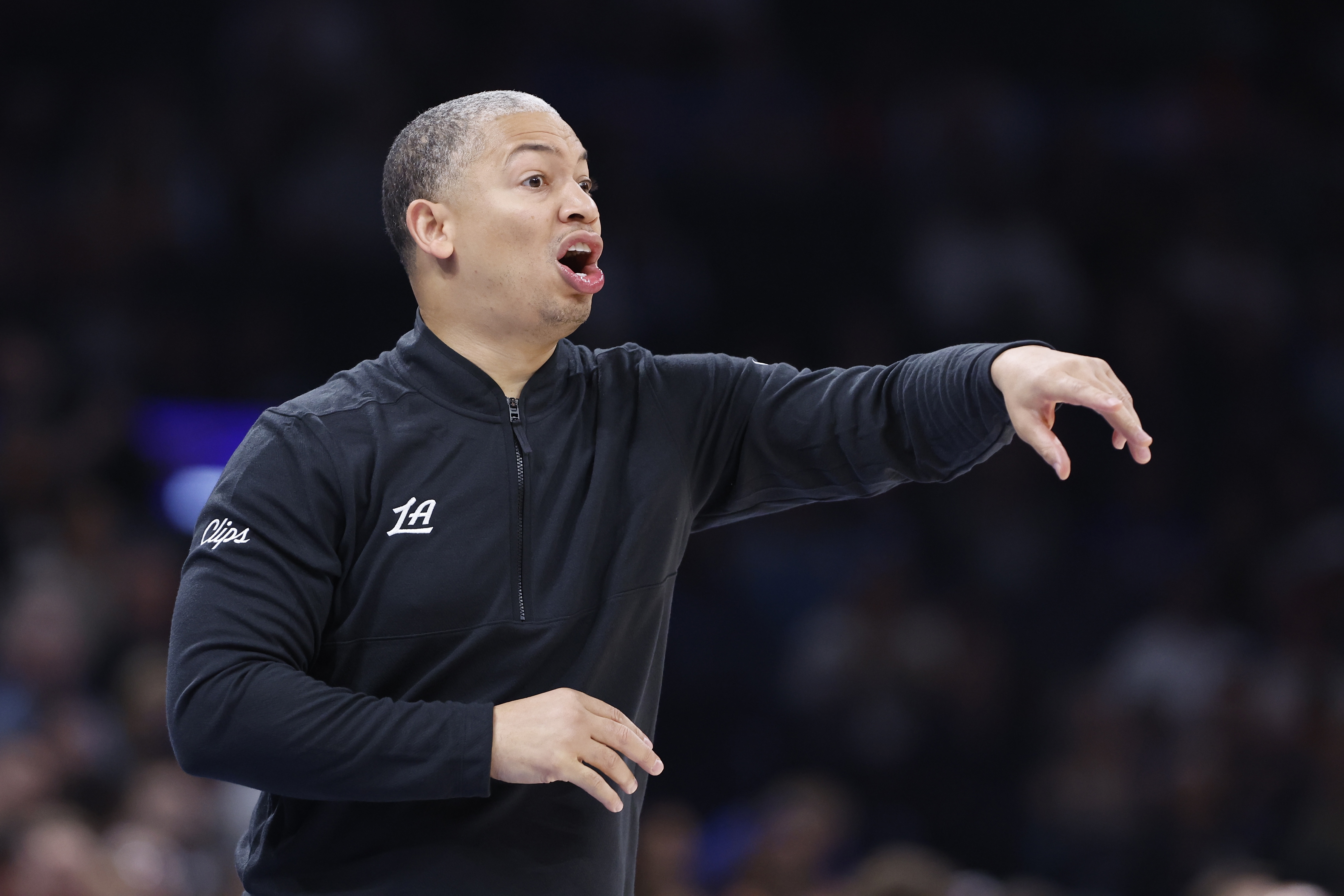 卢：我们现在有自己的主场&不共享 不用担心其他球队的旗帜升起