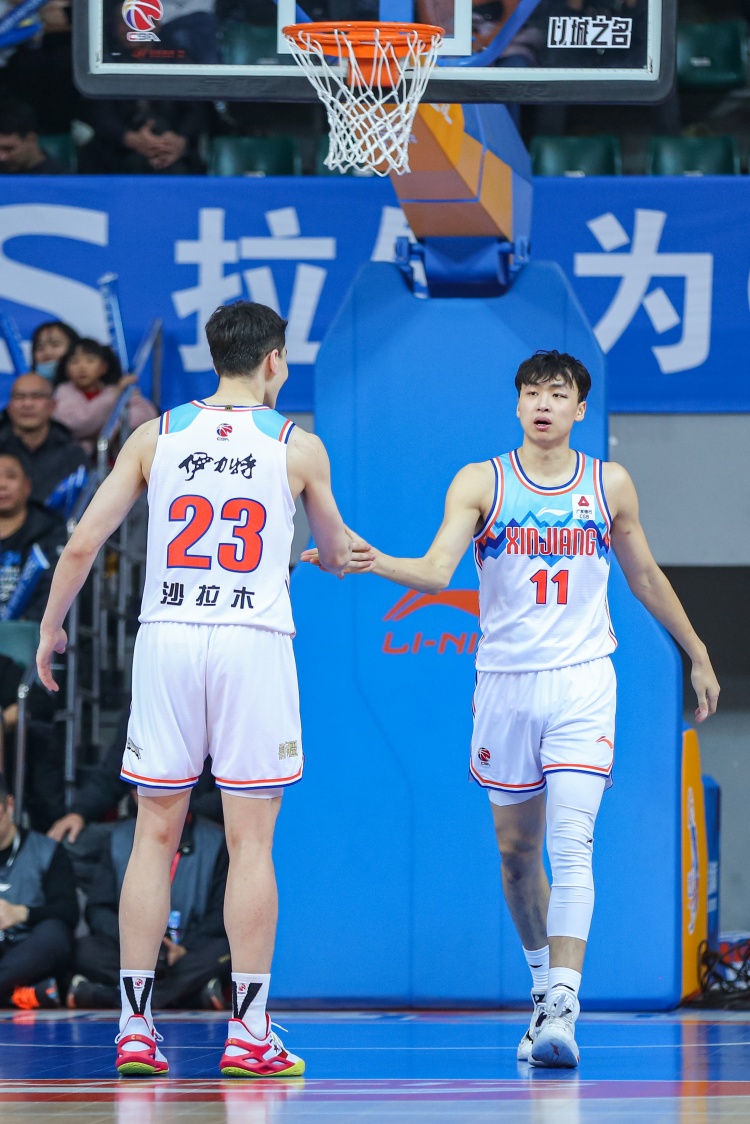 背水一战！媒体人：缺席G2的阿不都沙拉木和齐麟 今晚G3都将复出