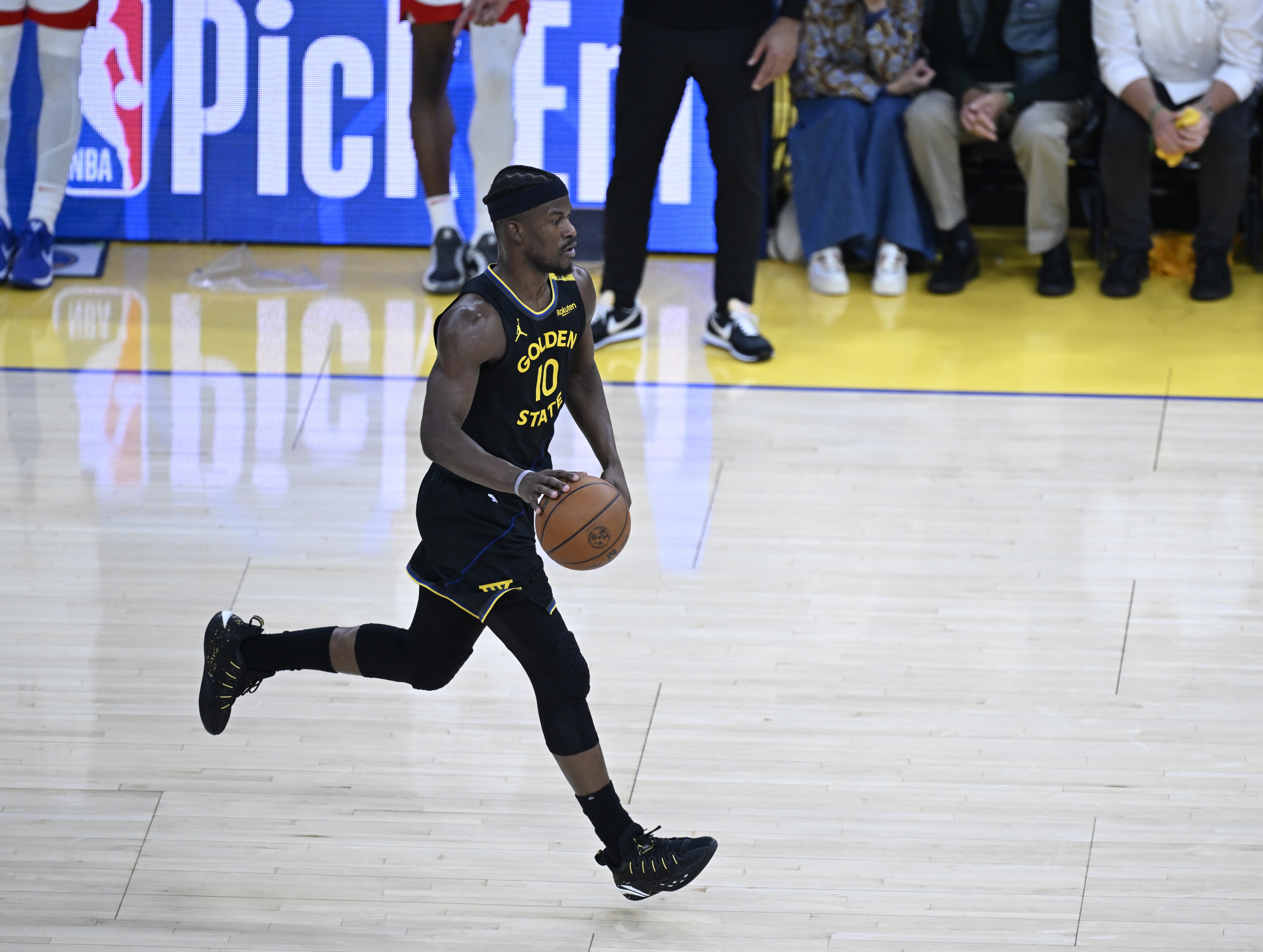 没你不行！巴特勒首轮场均18+6+4.8 伤停复出后砍27分惊艳