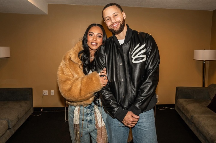 母亲节快乐！库里深情告白妻子 感恩为家庭的付出