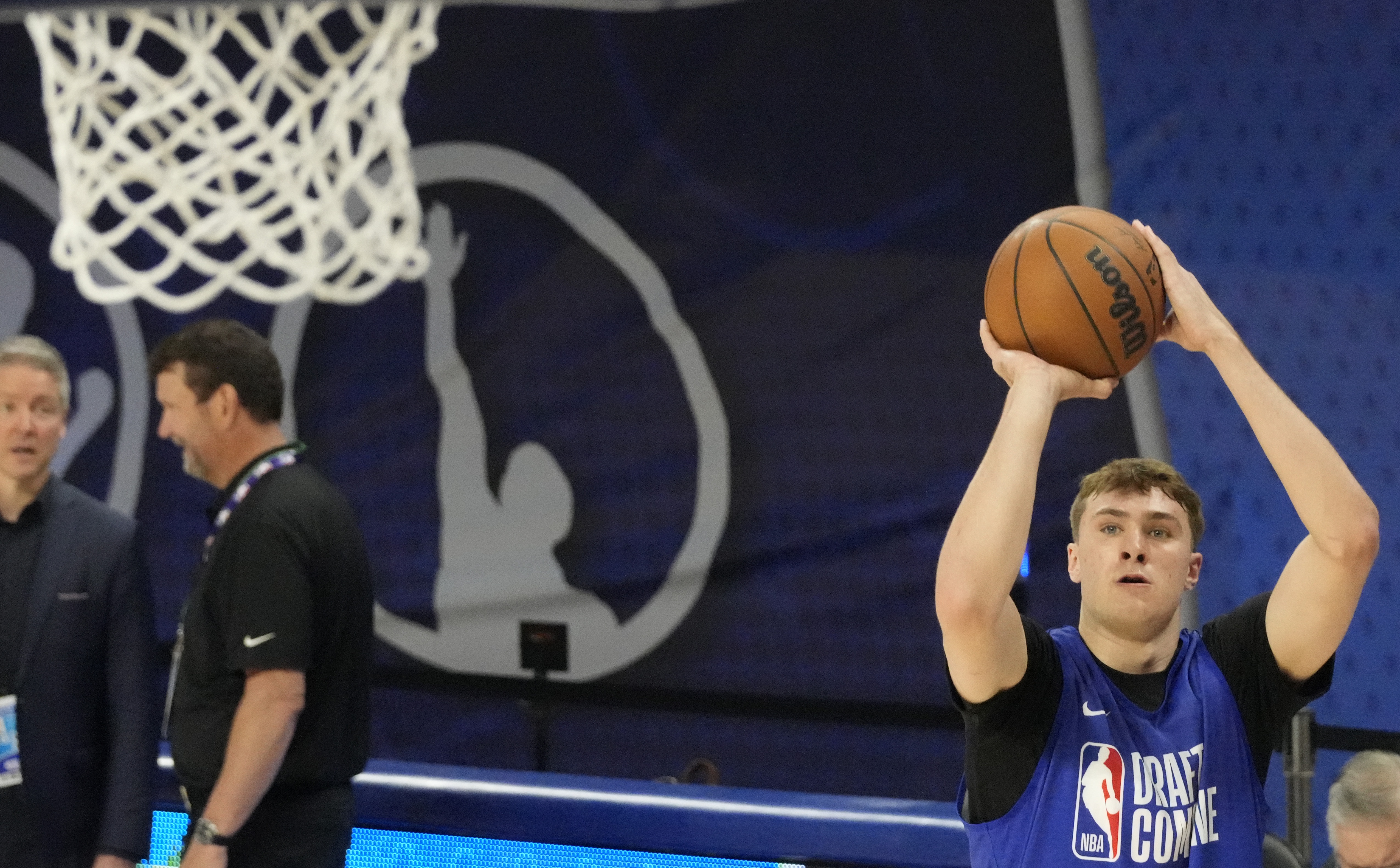 基德：我们队对弗拉格是很好环境 他不必立即扛起球队 压力小很多