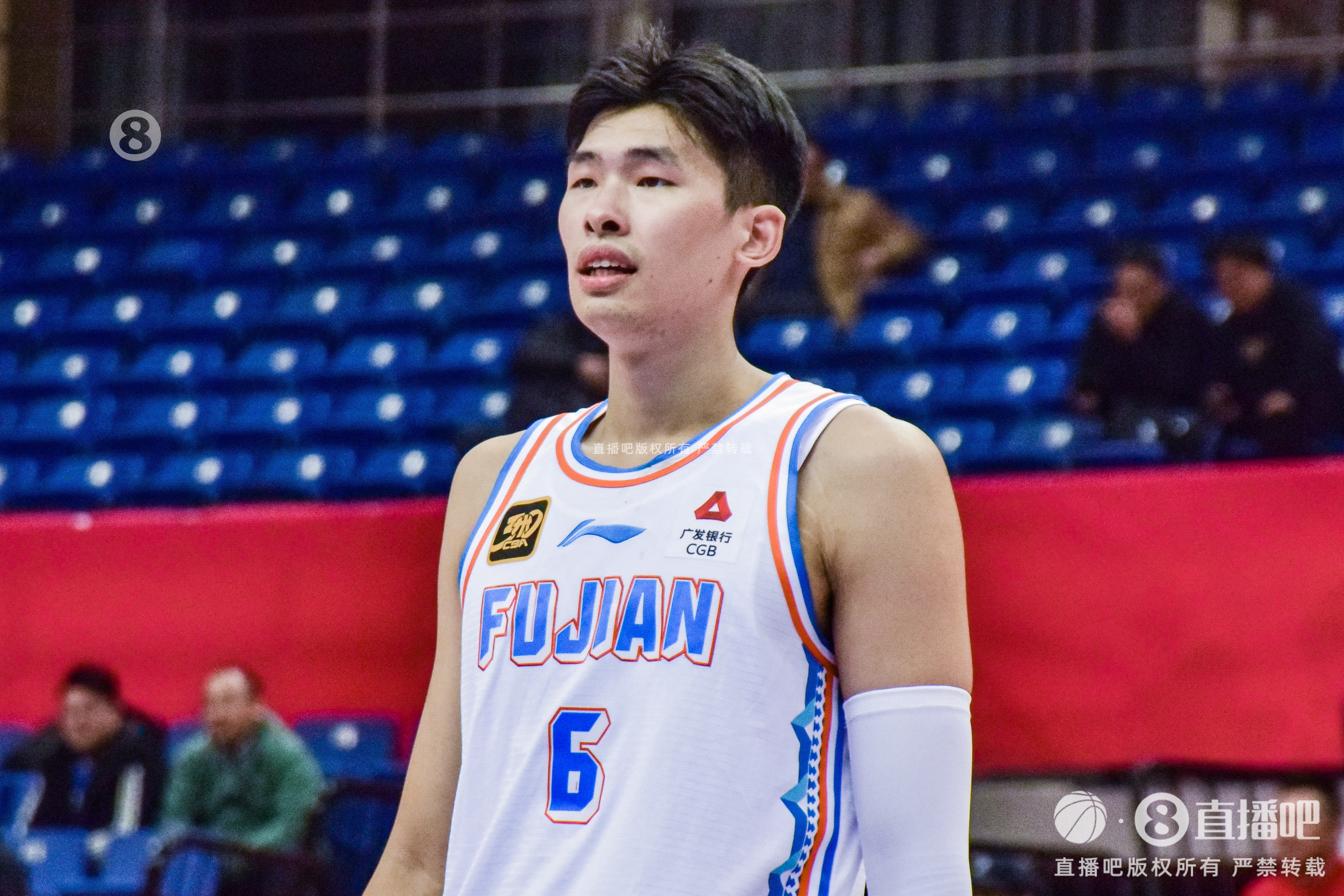 邹阳新秀合同到期&今夏无顶薪资格 黄毅超顶薪合同还剩1年