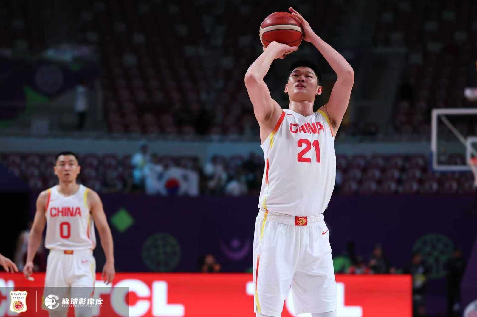 媒体人：胡金秋整届比赛真实命中率75.7% 简直就是无情的两分机器