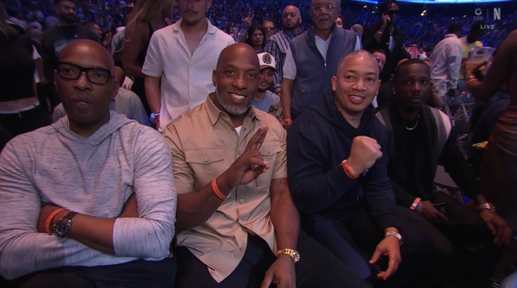 拳坛世纪之战！富保罗&泰伦-卢&比卢普斯观战克劳福德VS阿瓦雷兹