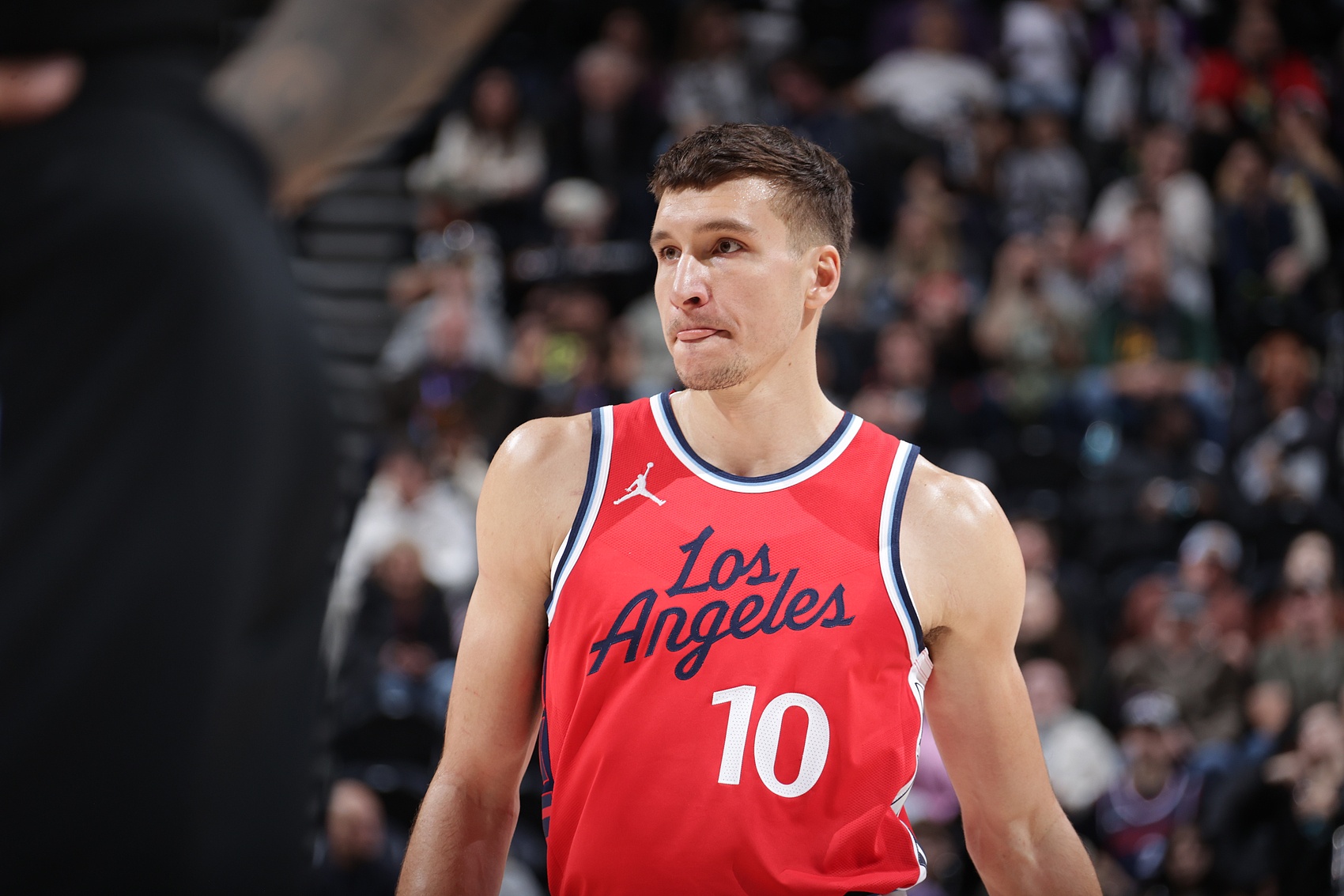 希望无大碍！船记：尚未有博格丹的最新伤病情况