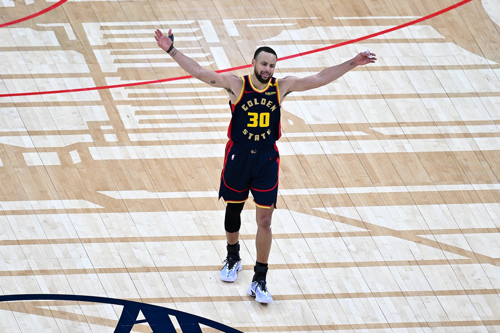 火热开局的重要性？库里：每个赛季都希望如此 上赛季中期脱轨了