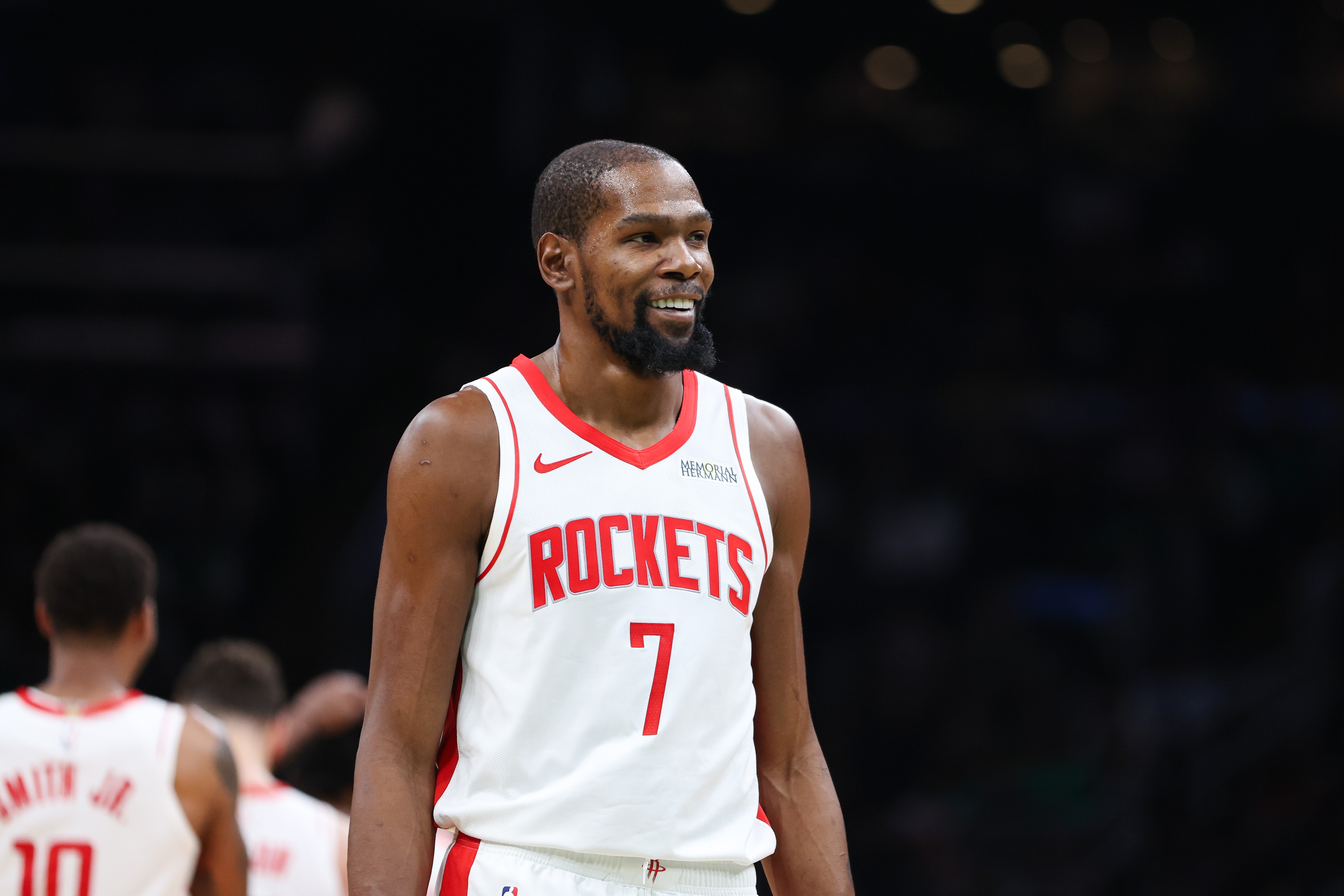 杜兰特：我们赛季前两场最后时刻没通过考验 但找到了改进之处