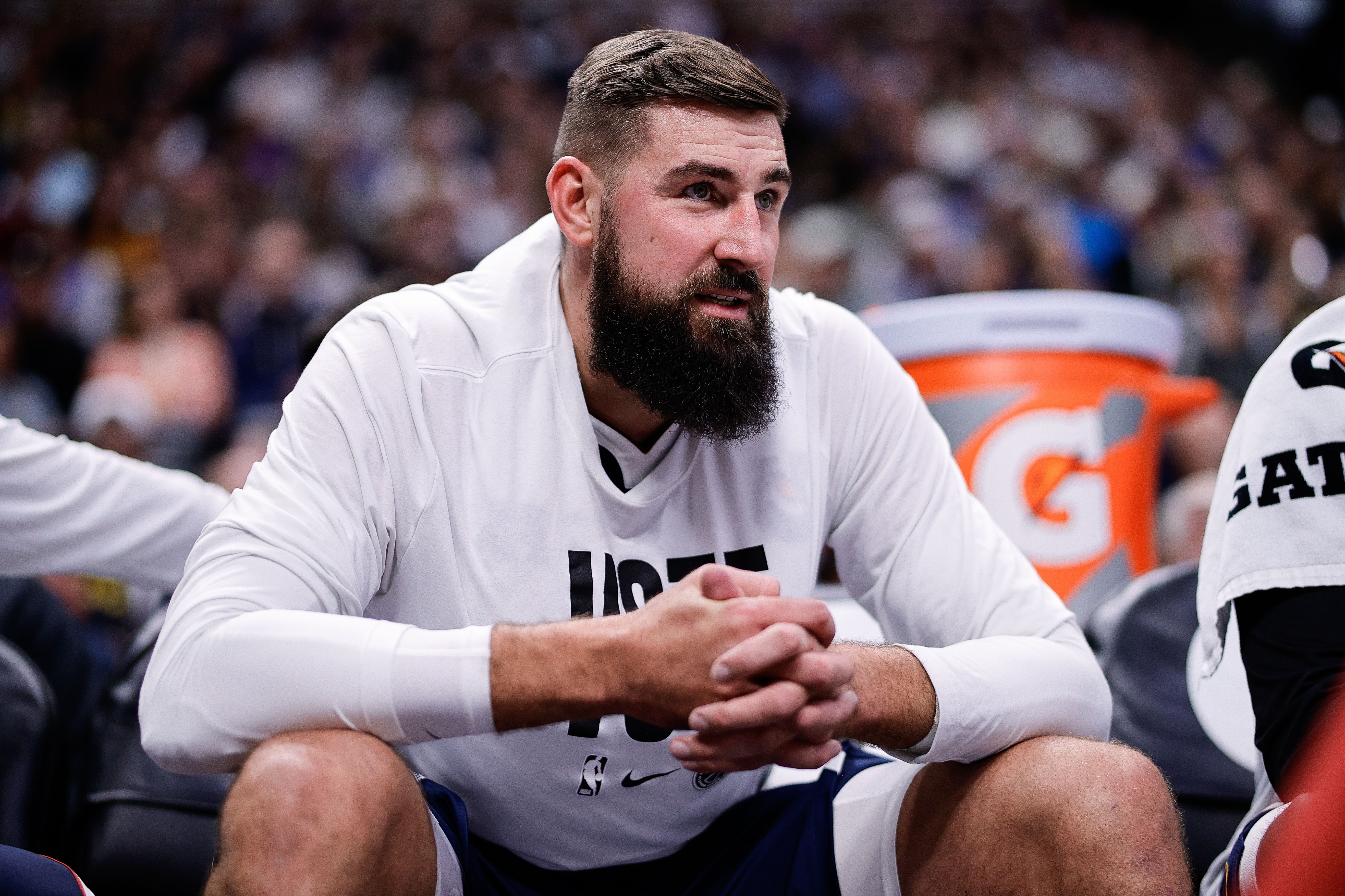 完美拼图！瓦兰丘纳斯替补15分钟8中6贡献16分6板 三分3中2